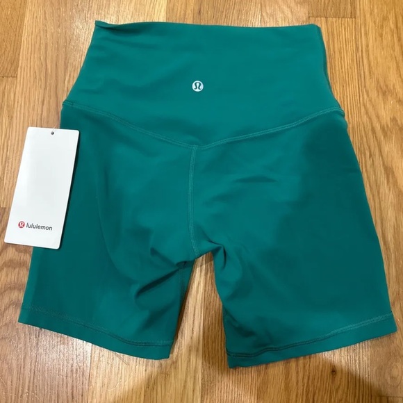 **SOLD**NWT Lululemon Cascadia Green Align Shorts 6” - Picture 4 of 4